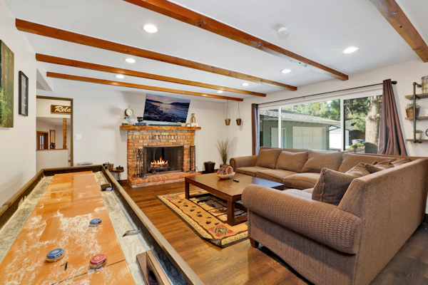 Mountain Fun Retreat | Steps to the Lake • Hot Tub • Kid-Friendly Game Room