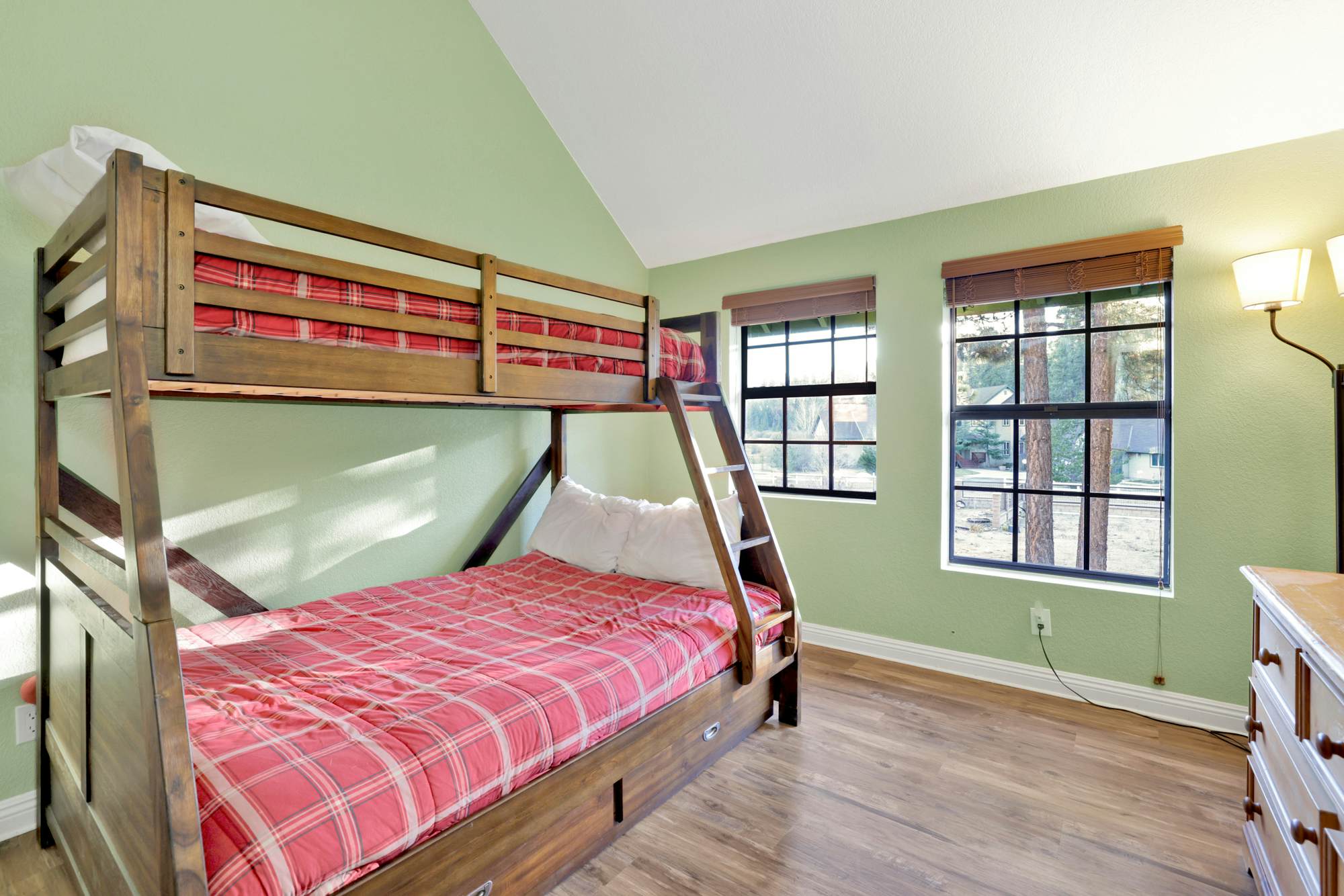 1826-Fawnskin Chalet