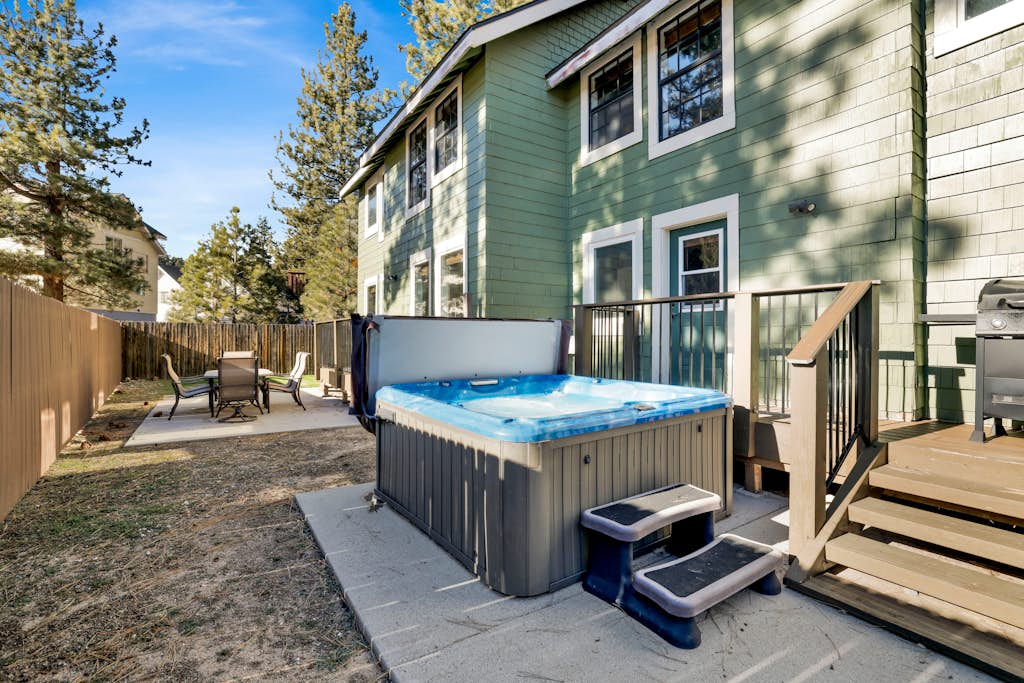 Fawnskin Chalet | Dual-Unit Retreat | Hot Tub, Game Room, Dog Run | Walk to Lake & Marina