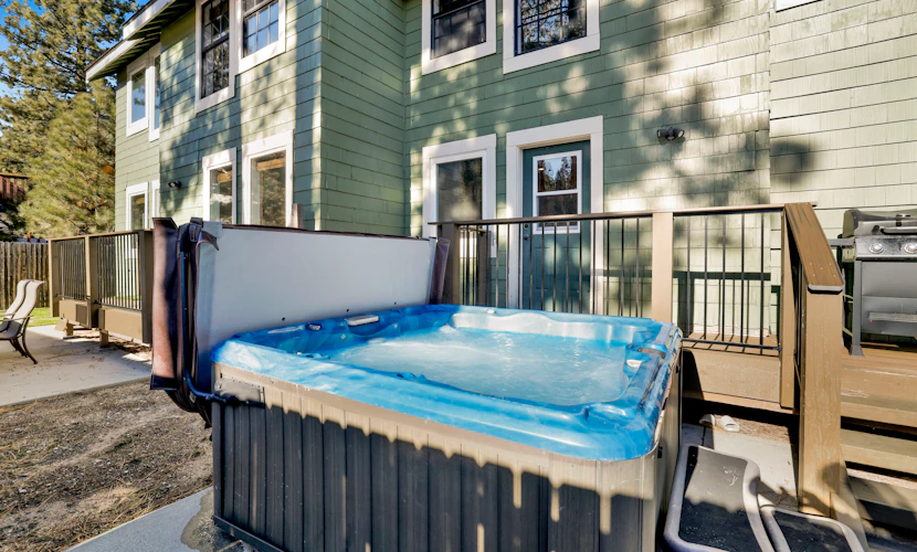 Fawnskin Chalet | Dual-Unit Retreat | Hot Tub, Game Room, Dog Run | Walk to Lake & Marina