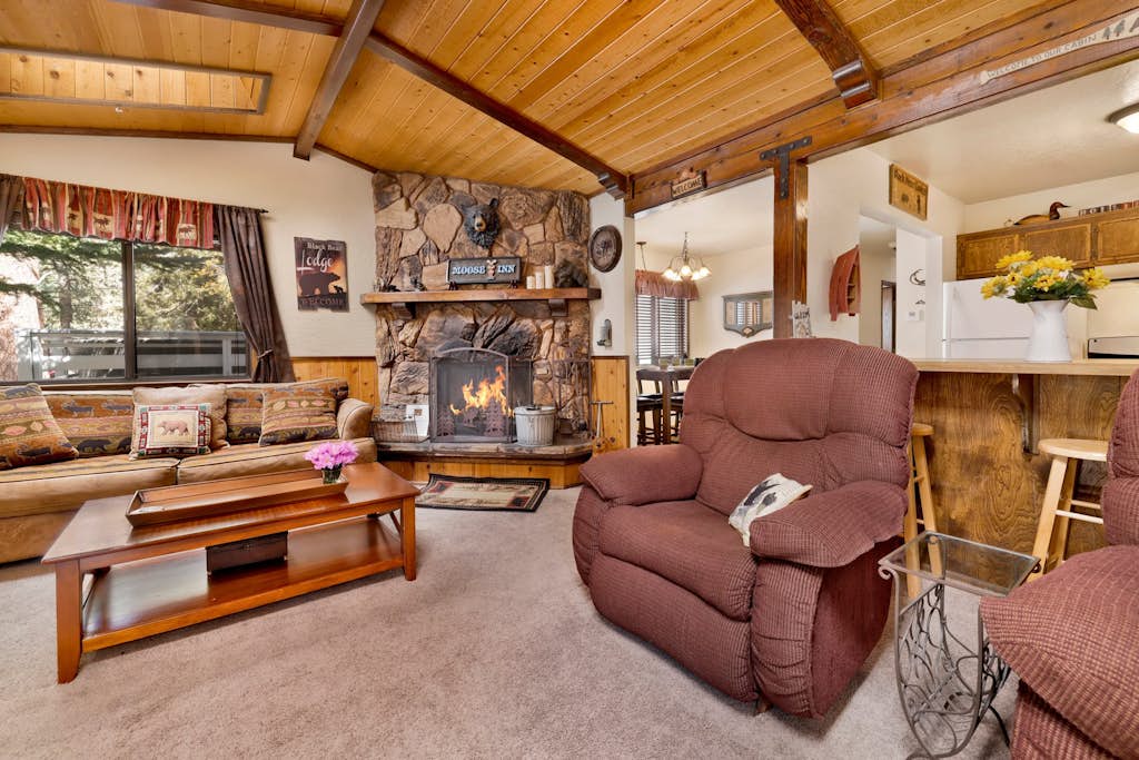 Moose Inn Bear Mountain Cottage at Big Bear