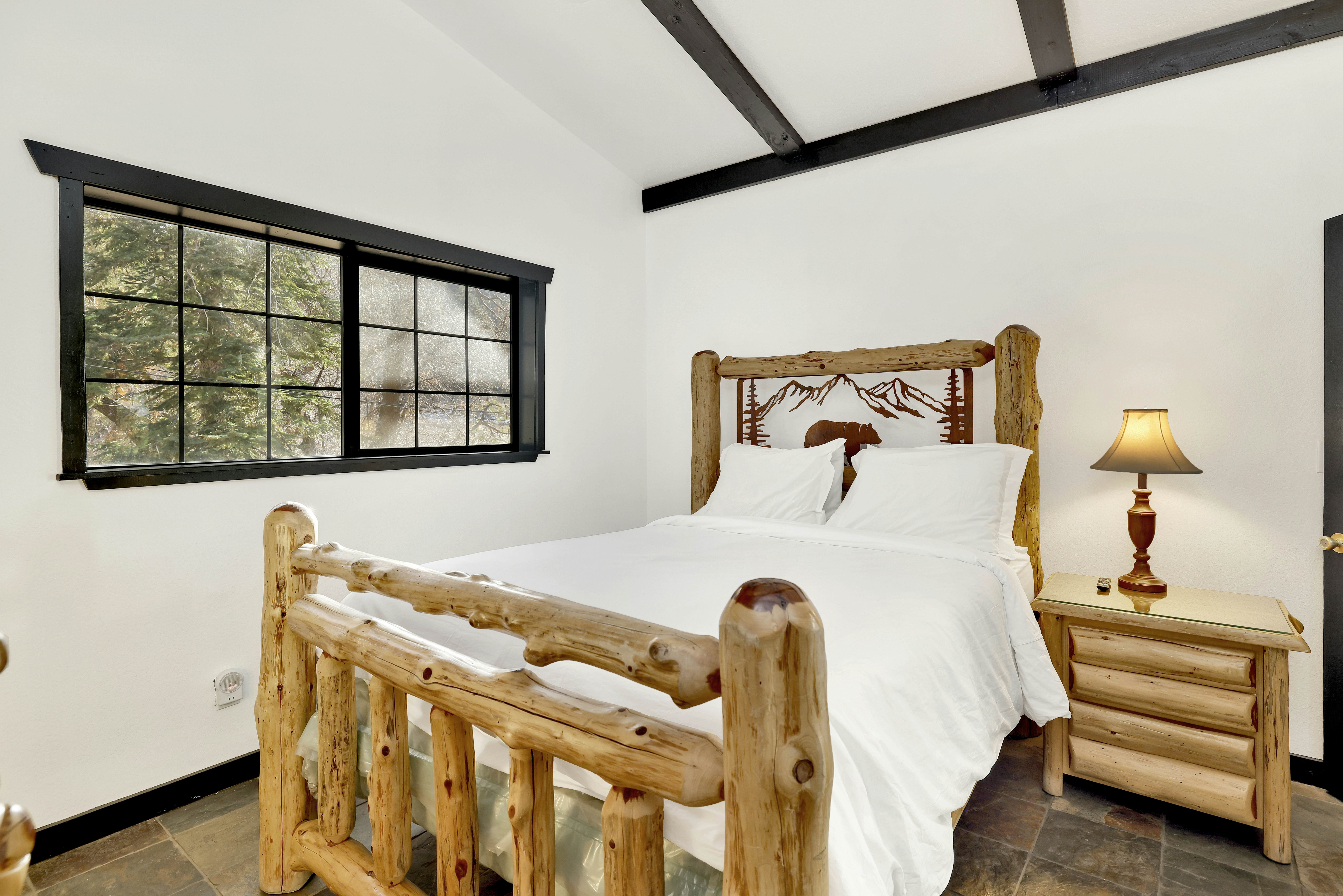 1842-Black Diamond Chalet