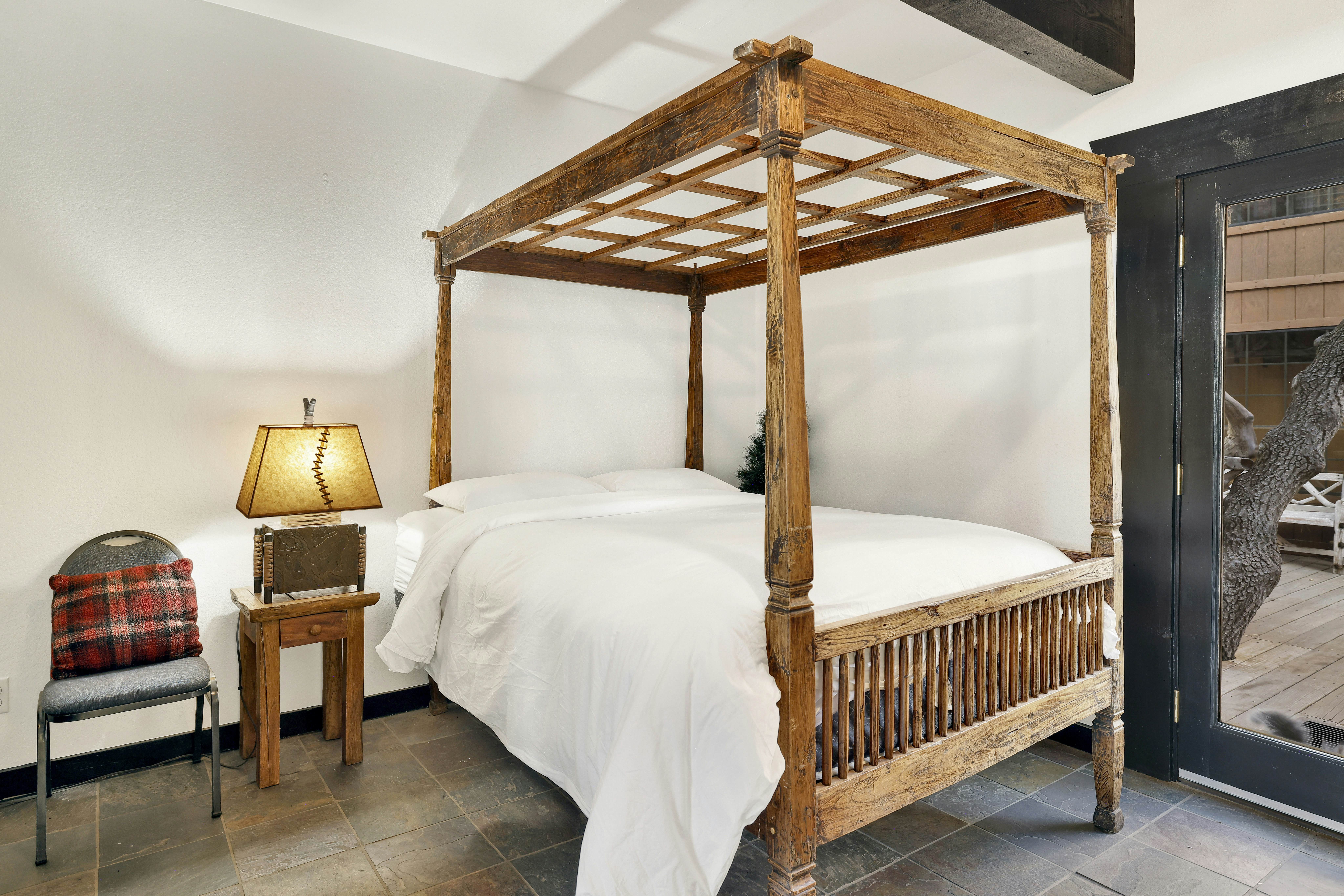 1842-Black Diamond Chalet