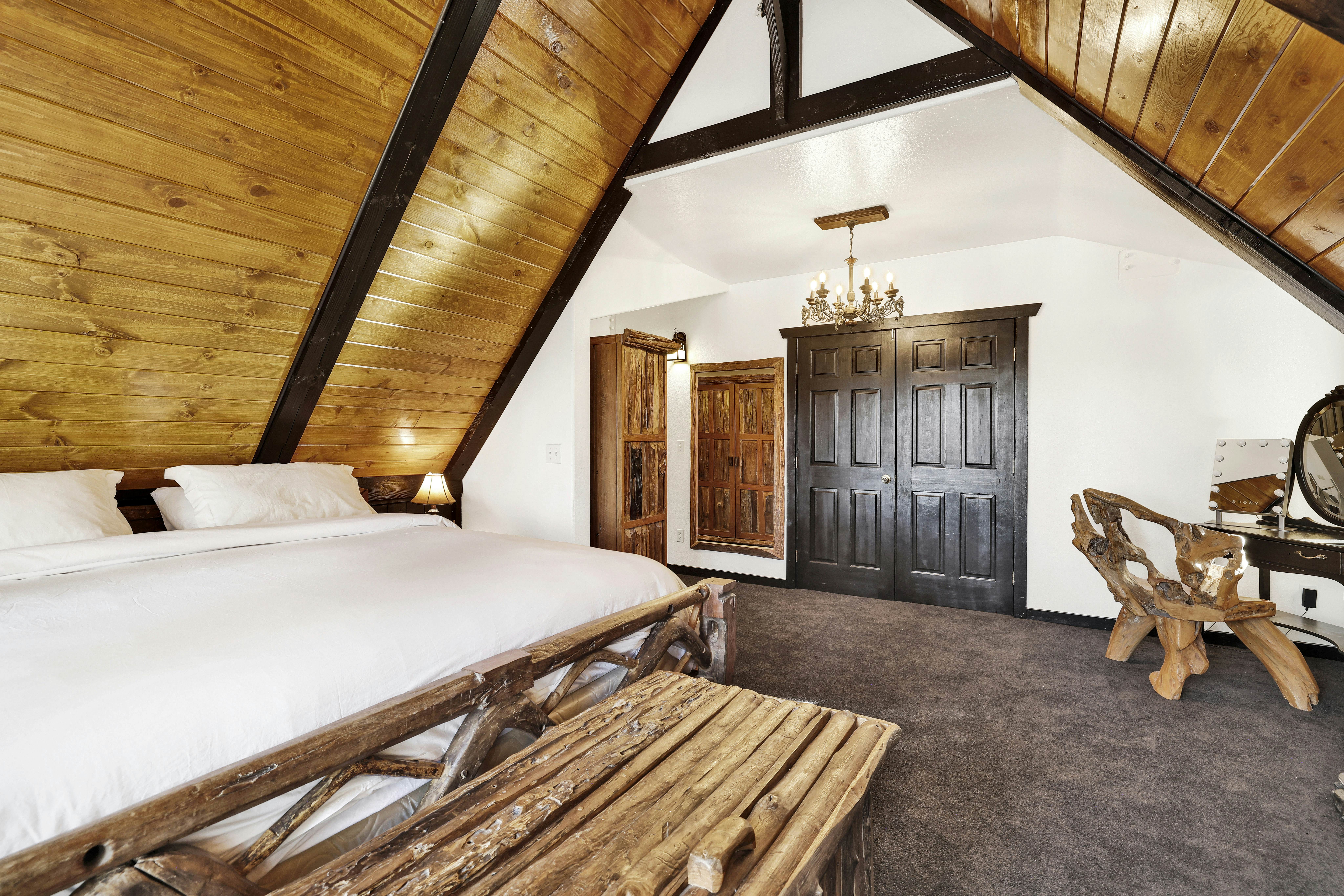 1842-Black Diamond Chalet