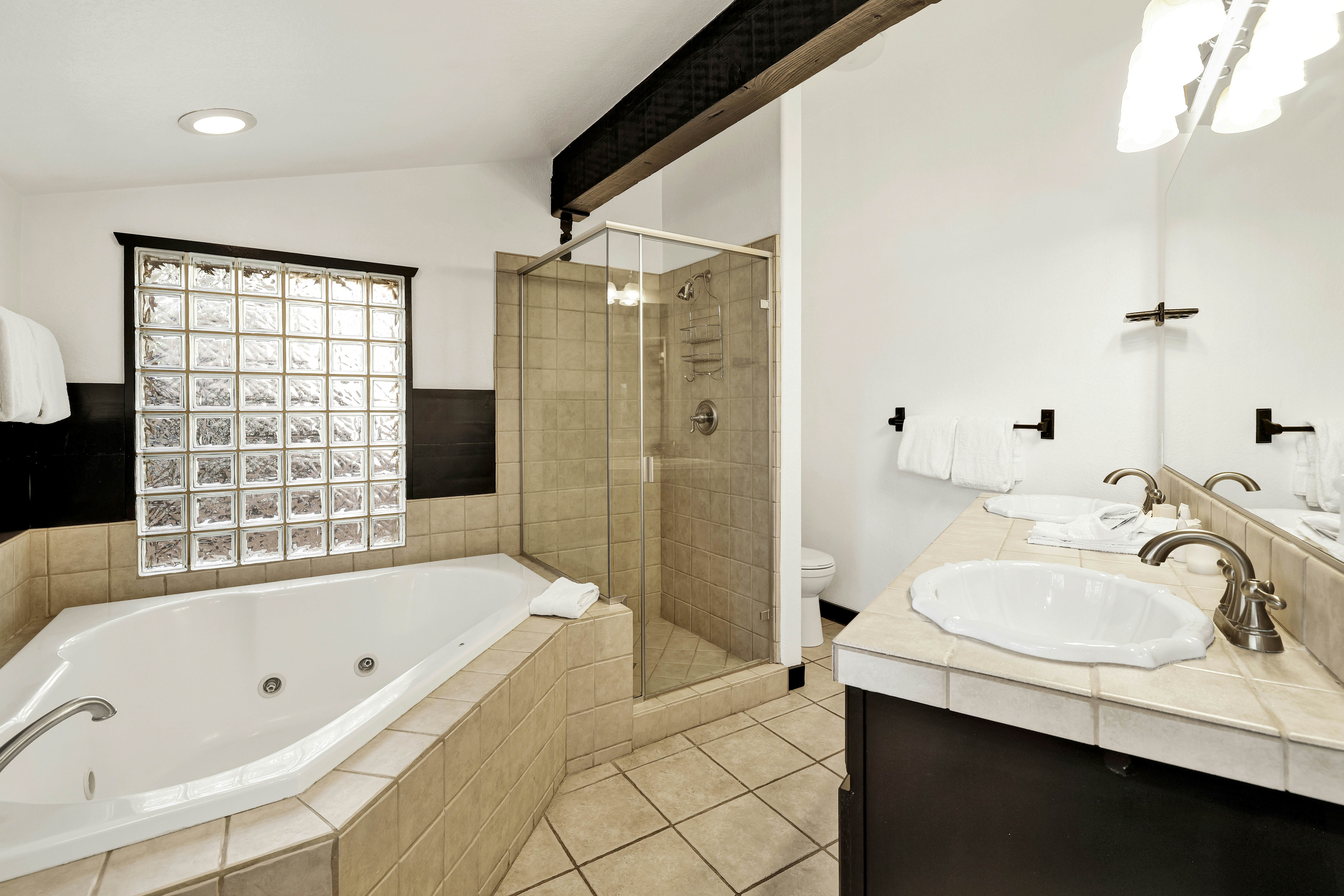 1842-Black Diamond Chalet