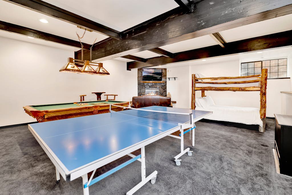 Black Diamond Chalet Big Bear- Hot Tub- Games- Ski Lift Retreat