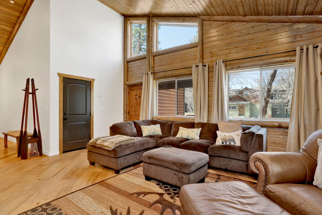 Experience Relaxing Alpine Chalet at Big Bear Lake