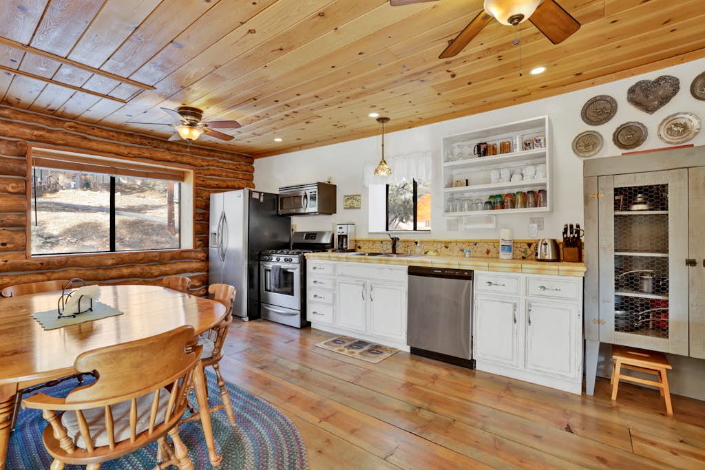 Pleasant Pause Family Retreat | Across from Lake | Fawnskin, Big Bear