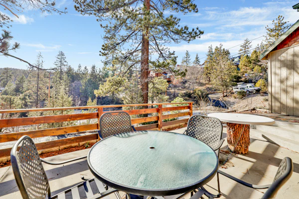 Pleasant Pause Family Retreat | Across from Lake | Fawnskin, Big Bear