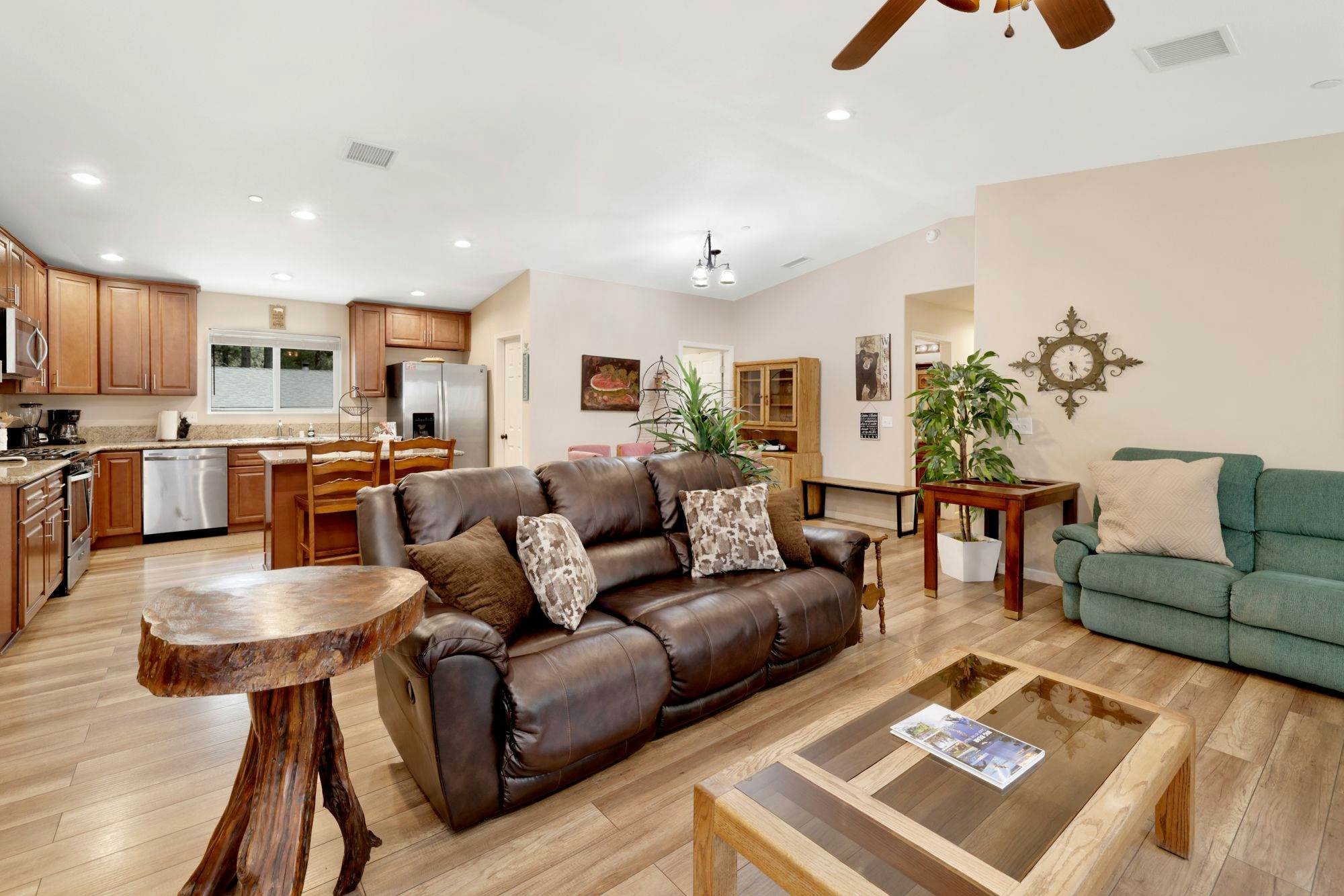 1874-Kit Kat's Hideaway