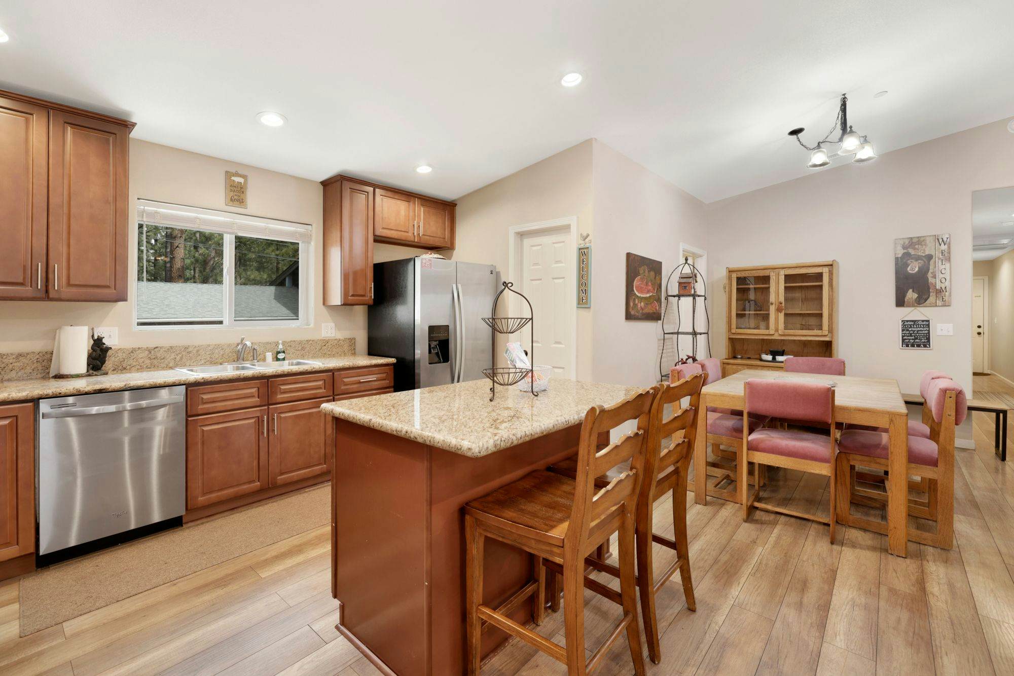 1874-Kit Kat's Hideaway