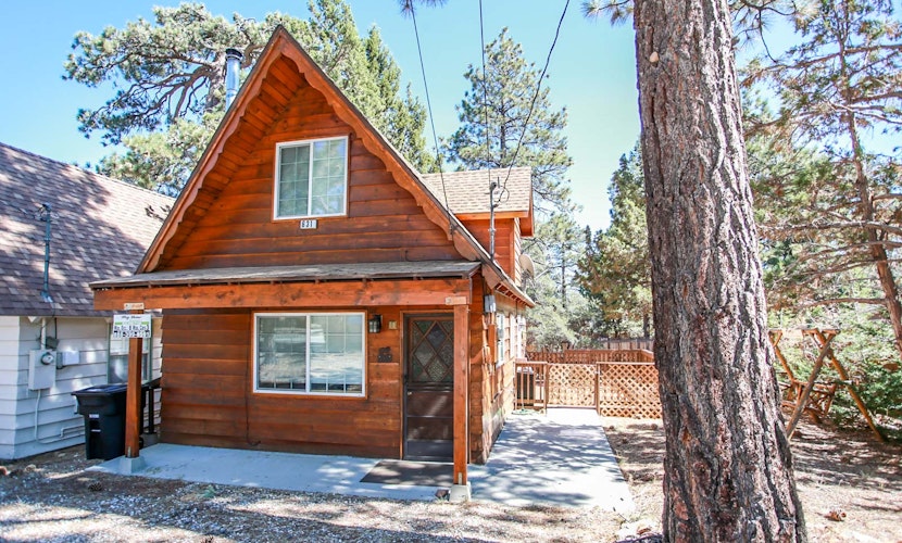 Palms To Pines Sugarloaf Log Cabin at Big Bear