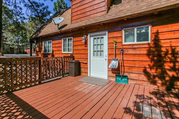 Palms To Pines Sugarloaf Log Cabin at Big Bear