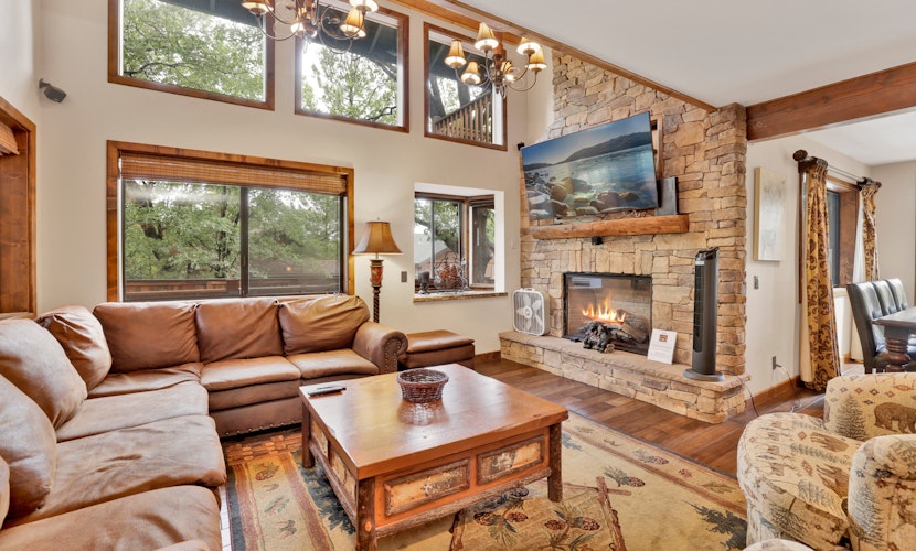 Luxury Lodge Estate | Walk to Big Bear Village | Hot Tub & Game Room | Pet Friendly