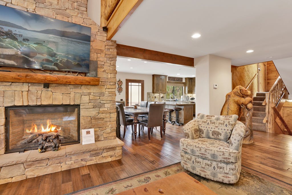 Luxury Lodge Estate | Walk to Big Bear Village | Hot Tub & Game Room | Pet Friendly