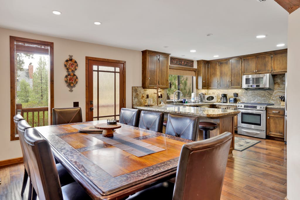 Luxury Lodge Estate | Walk to Big Bear Village | Hot Tub & Game Room | Pet Friendly