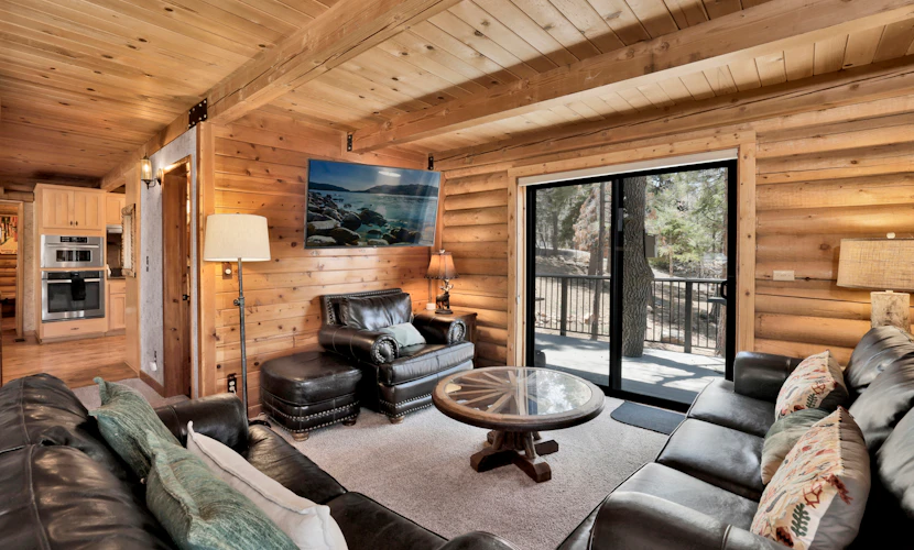 Woodland Log Village Retreat w/ Hot Tub at Big Bear