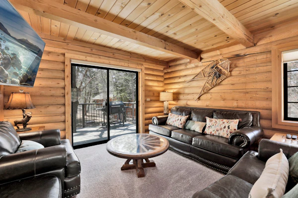 Woodland Log Village Retreat w/ Hot Tub at Big Bear