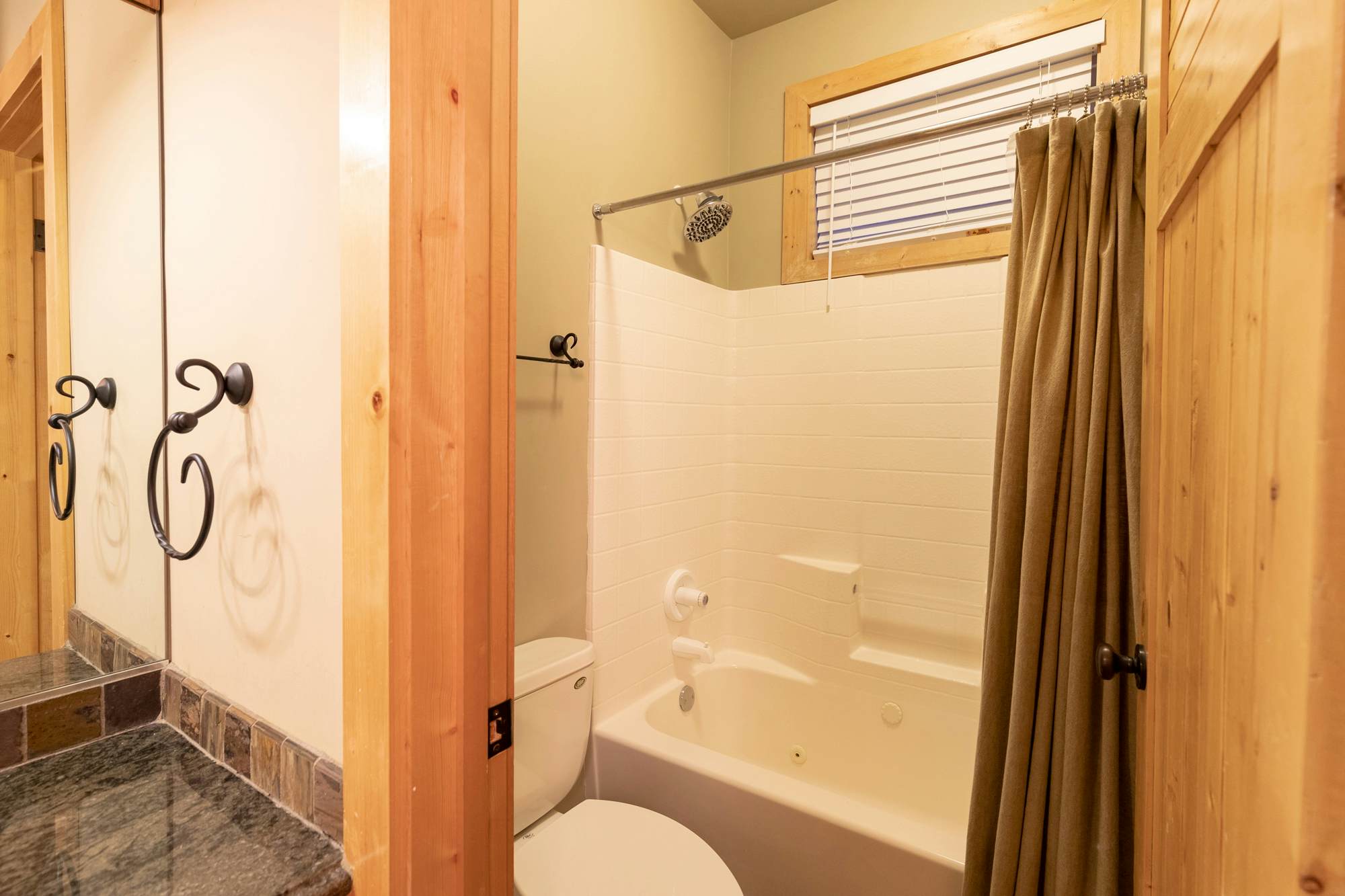 1884 - Grand Forest Lodge