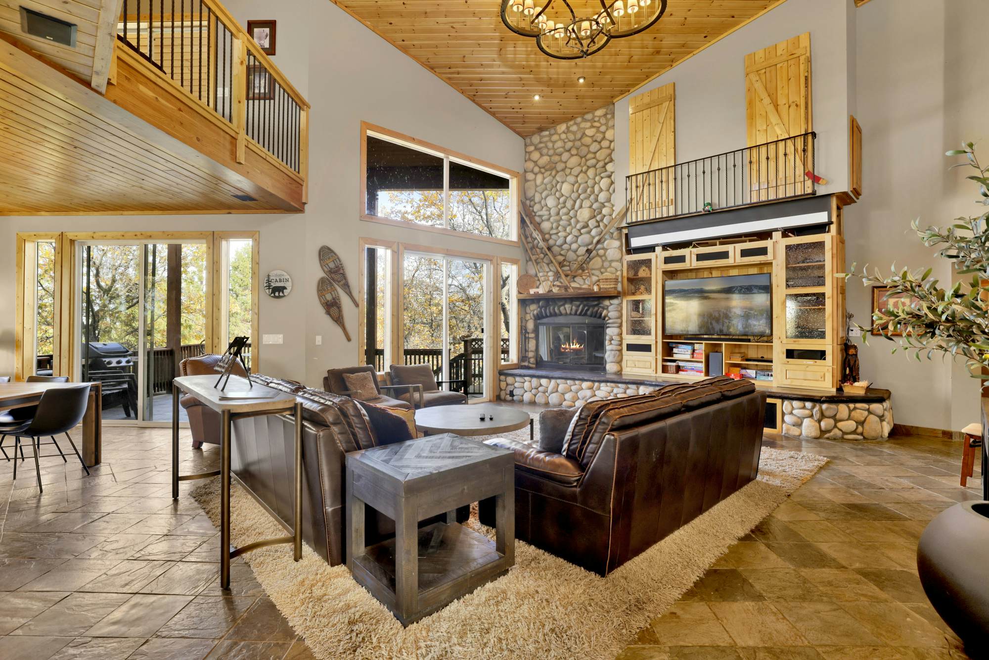 1884 - Grand Forest Lodge