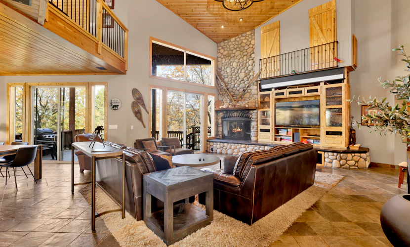 Grand Forest Lodge Retreat- Hot Tub- Games-