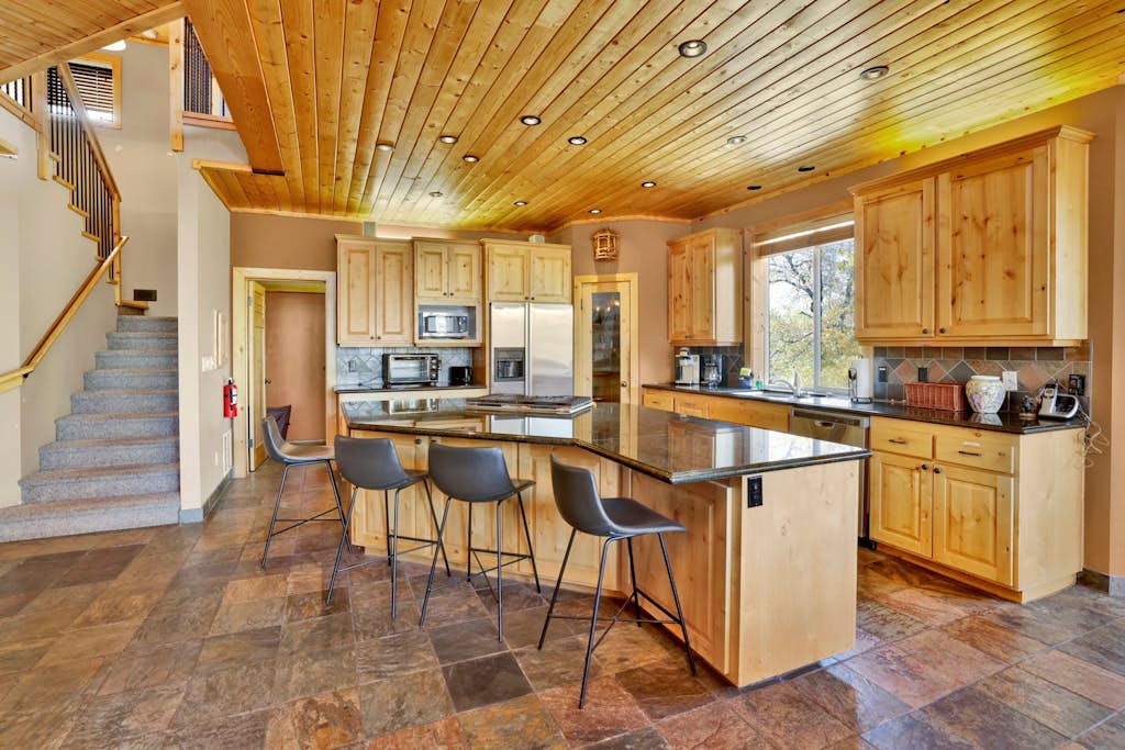 Grand Forest Lodge Retreat- Hot Tub- Games-