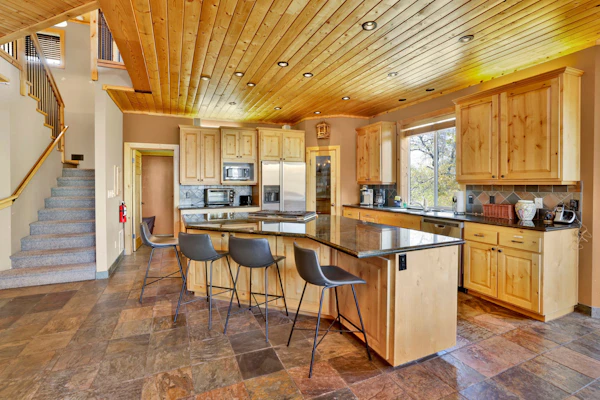 Grand Forest Lodge Retreat- Hot Tub- Games-