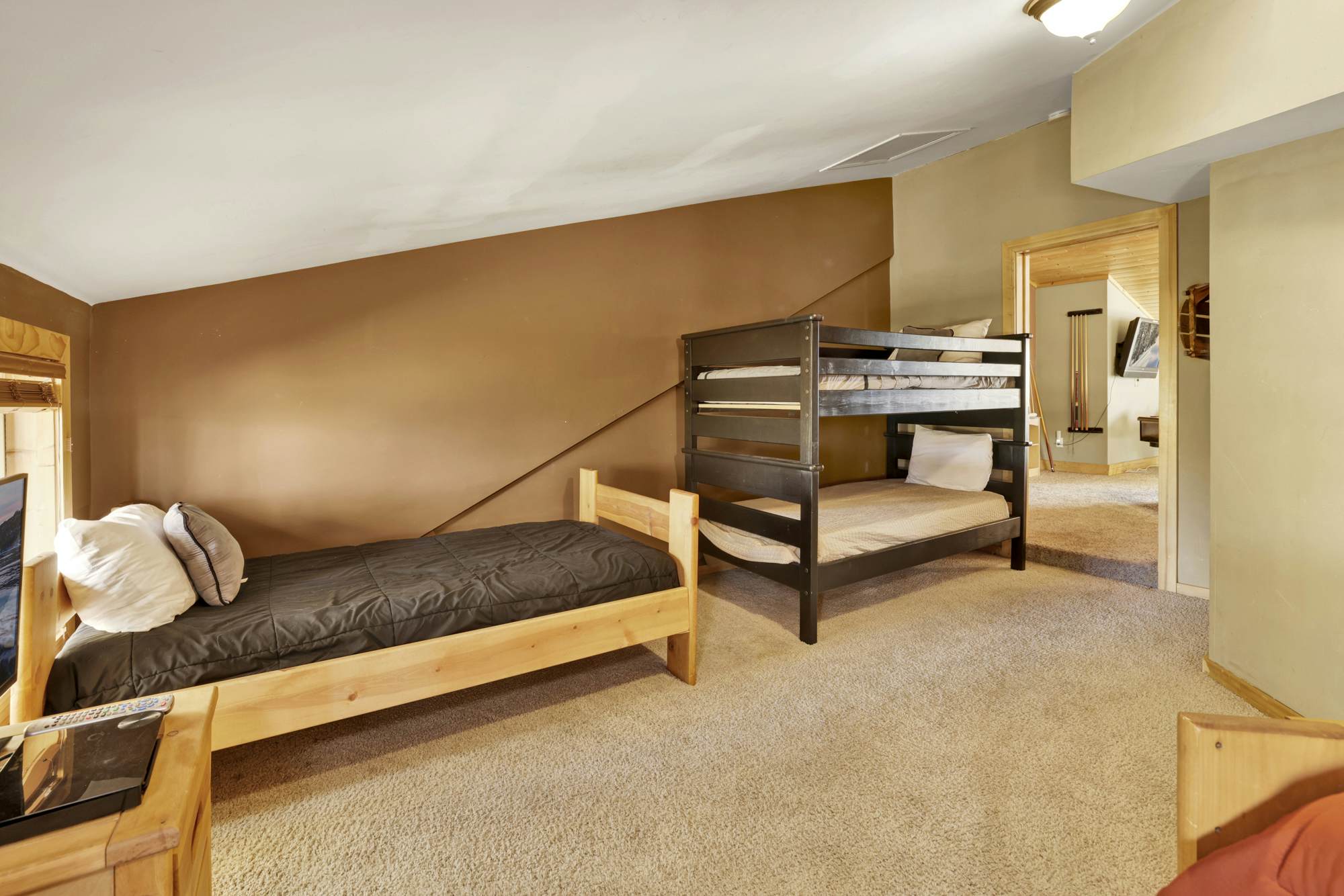 1884 - Grand Forest Lodge