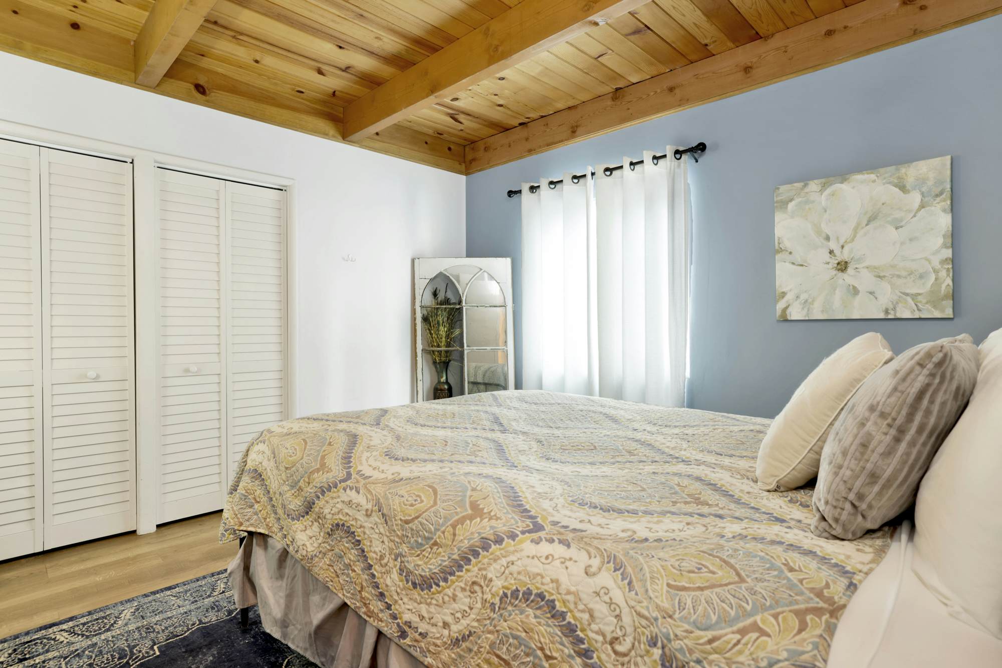 2045-Blue Bear Chalet