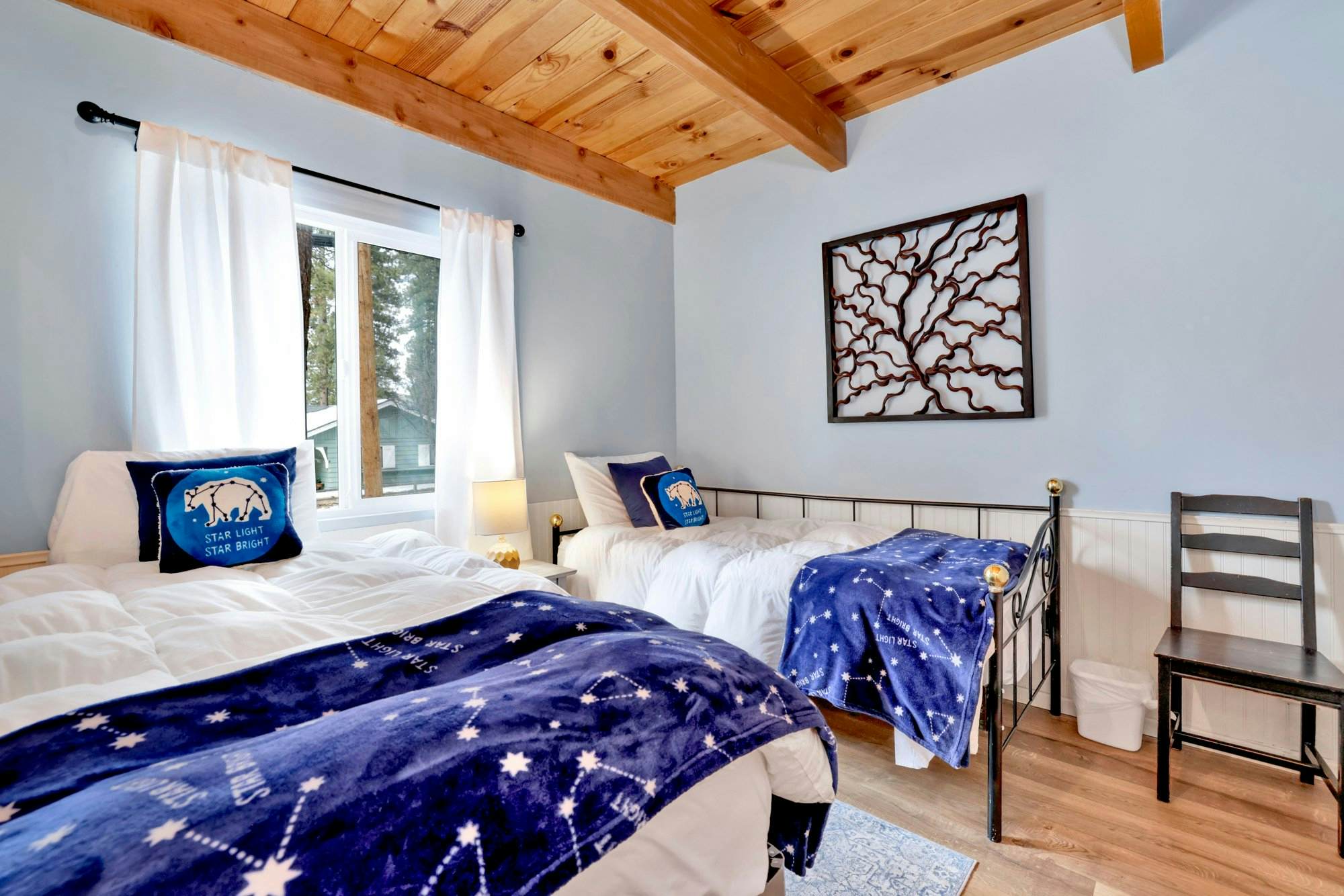 2045-Blue Bear Chalet