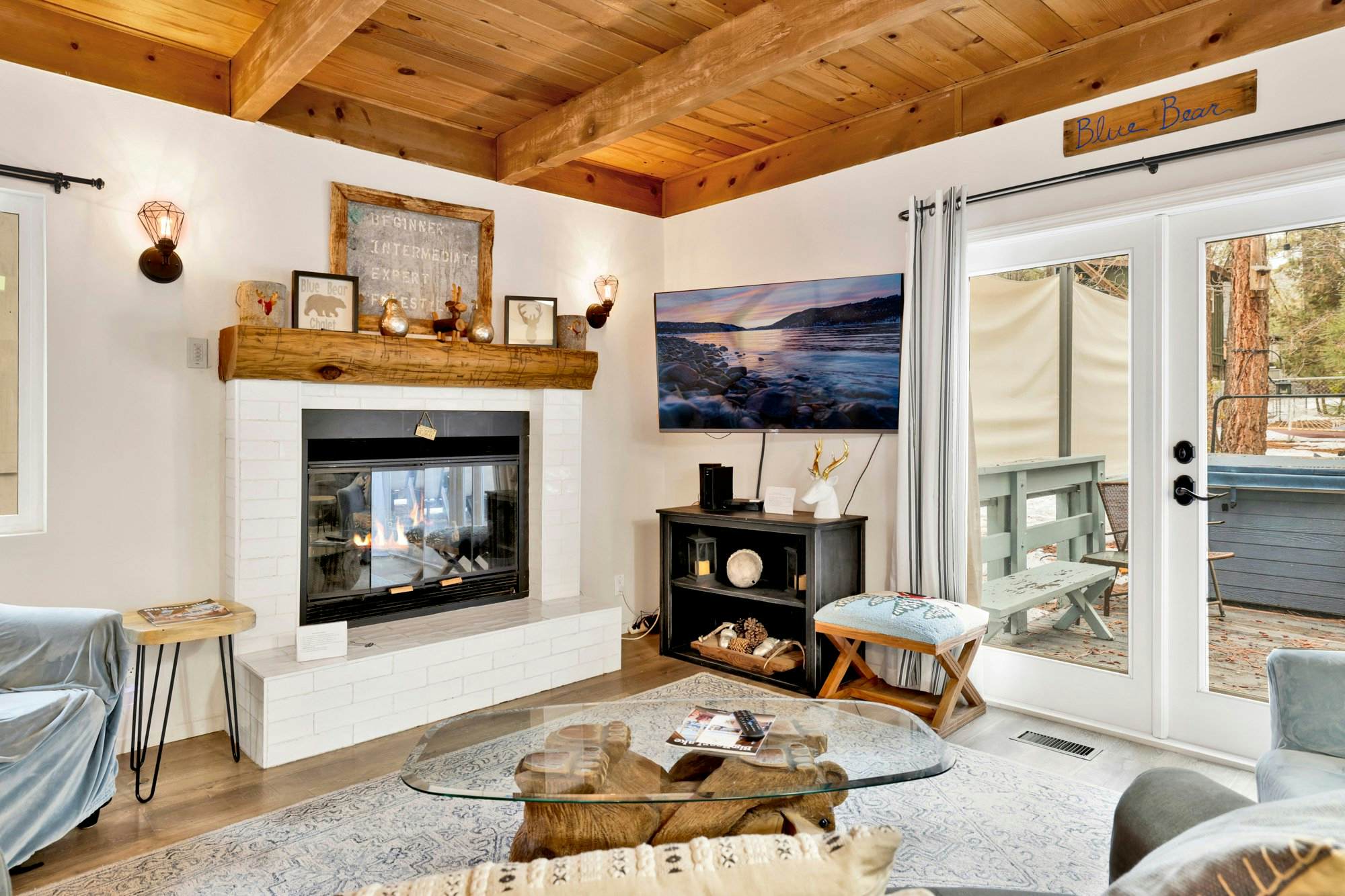 2045-Blue Bear Chalet