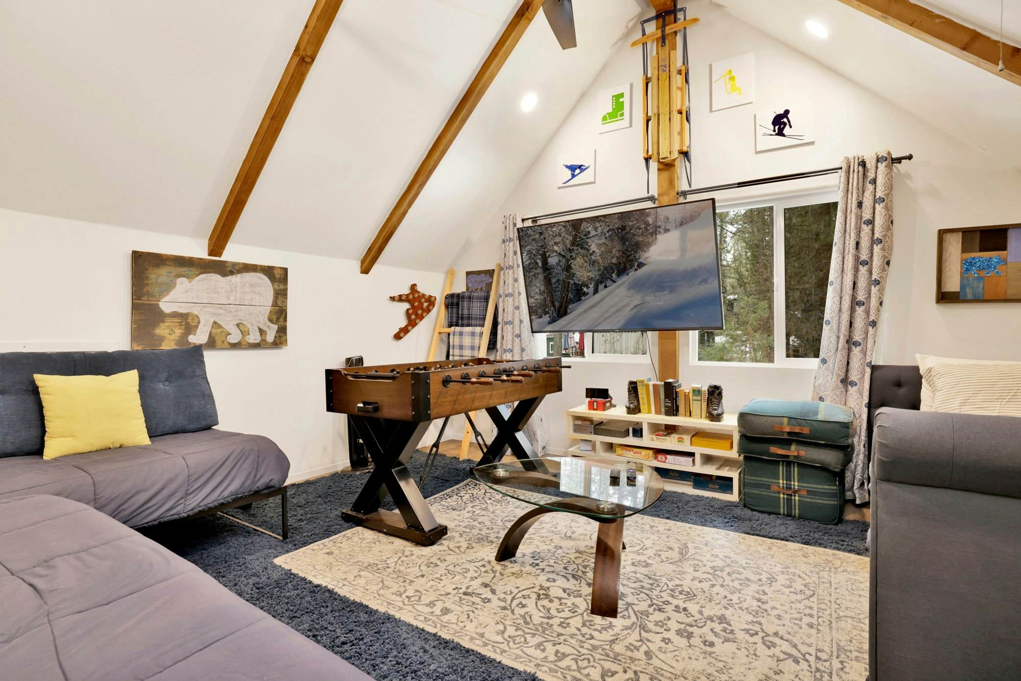 2045-Blue Bear Chalet