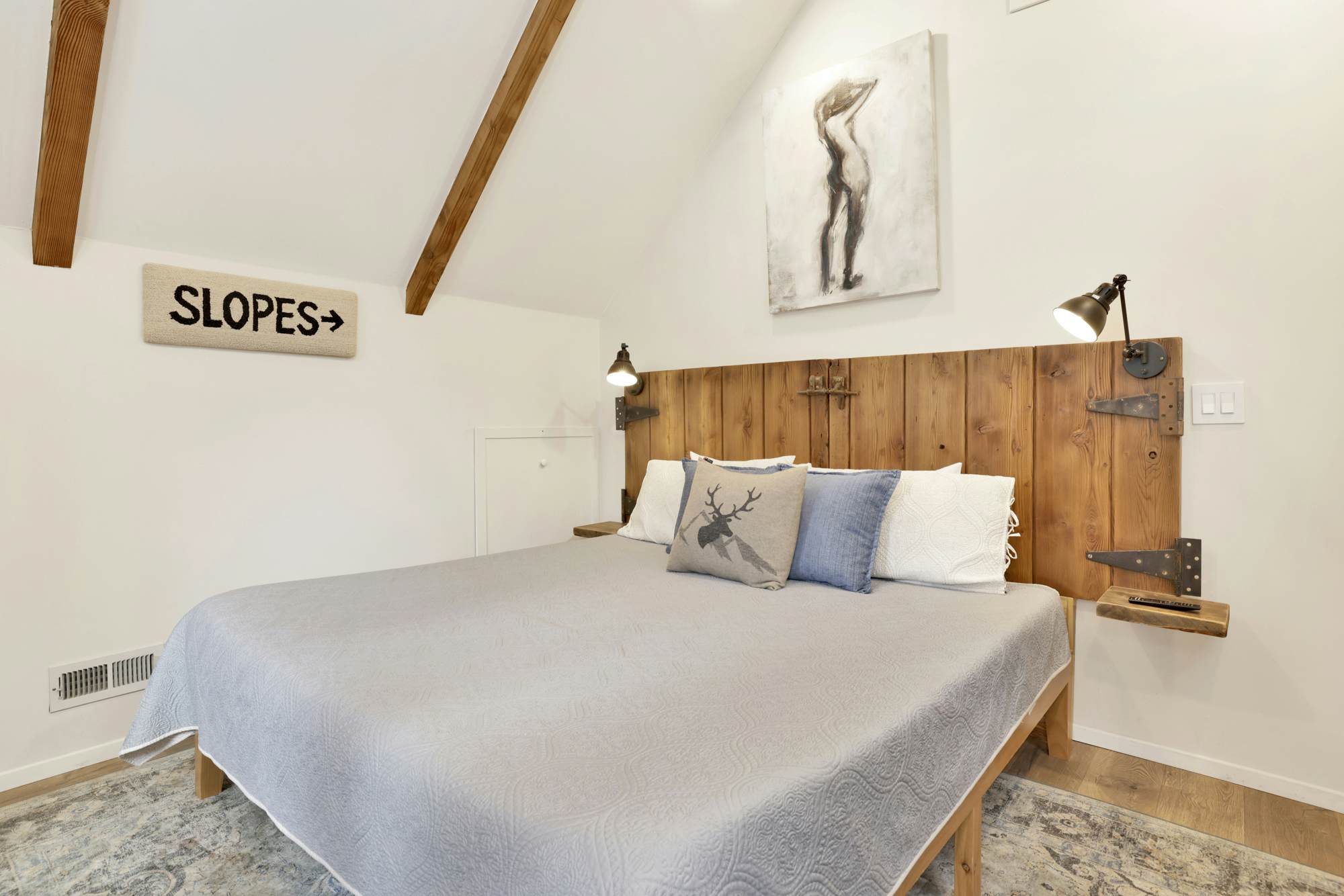 2045-Blue Bear Chalet