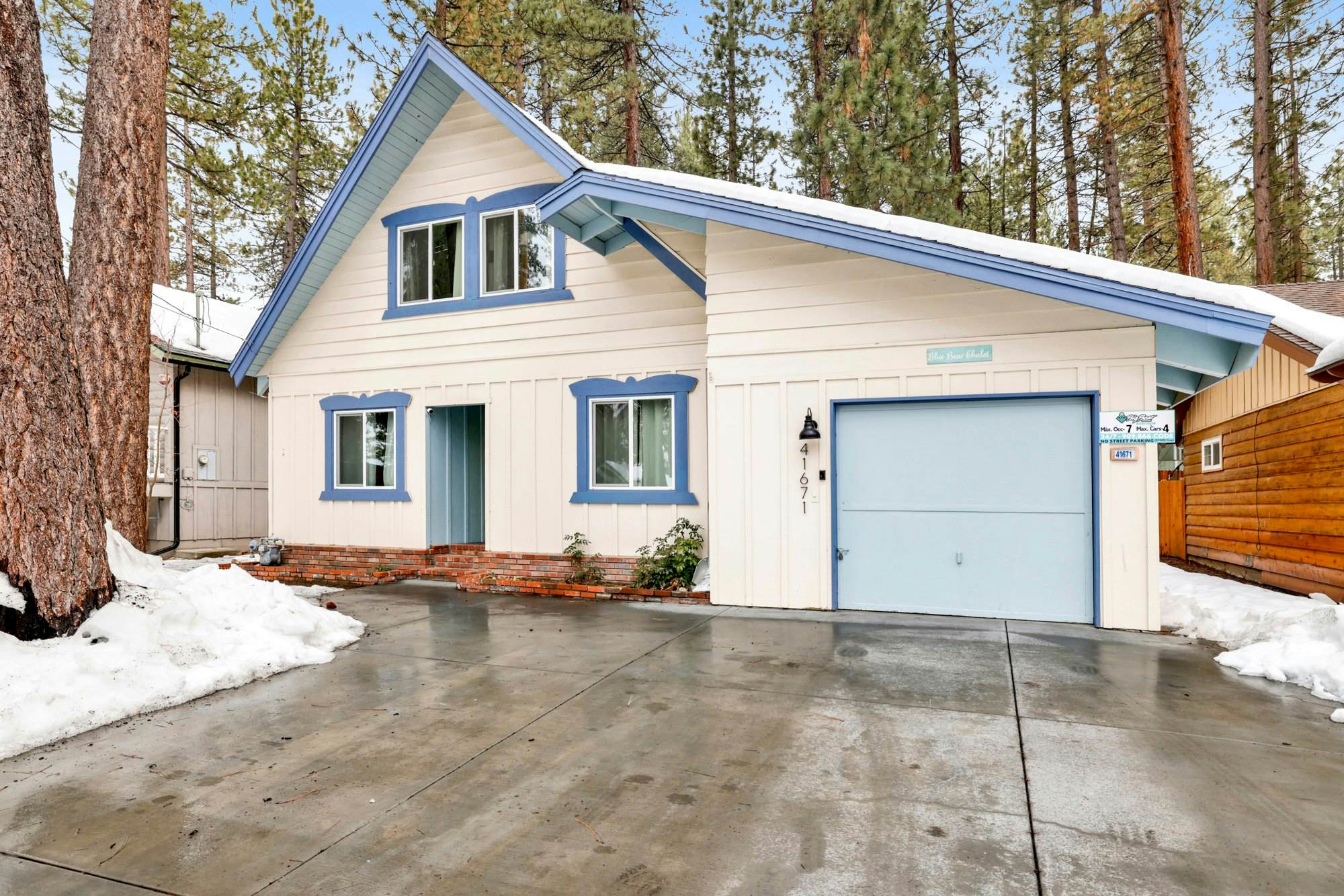 2045-Blue Bear Chalet