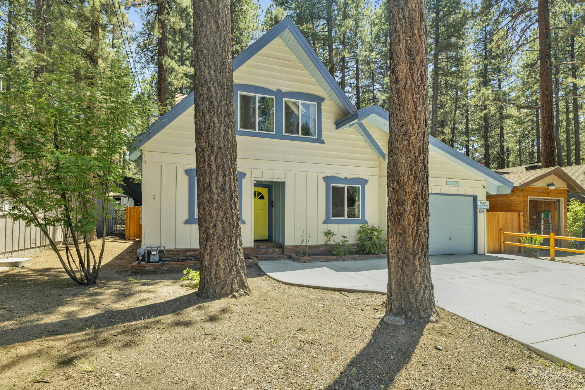 2045-Blue Bear Chalet