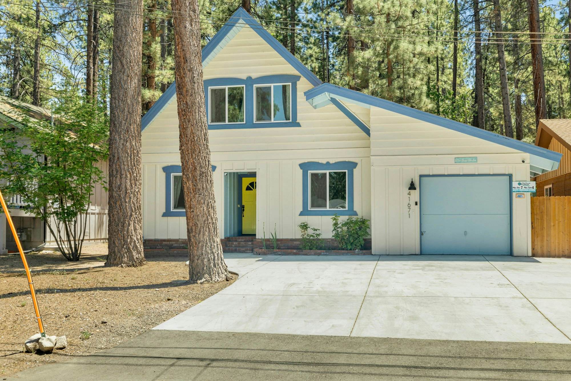 2045-Blue Bear Chalet