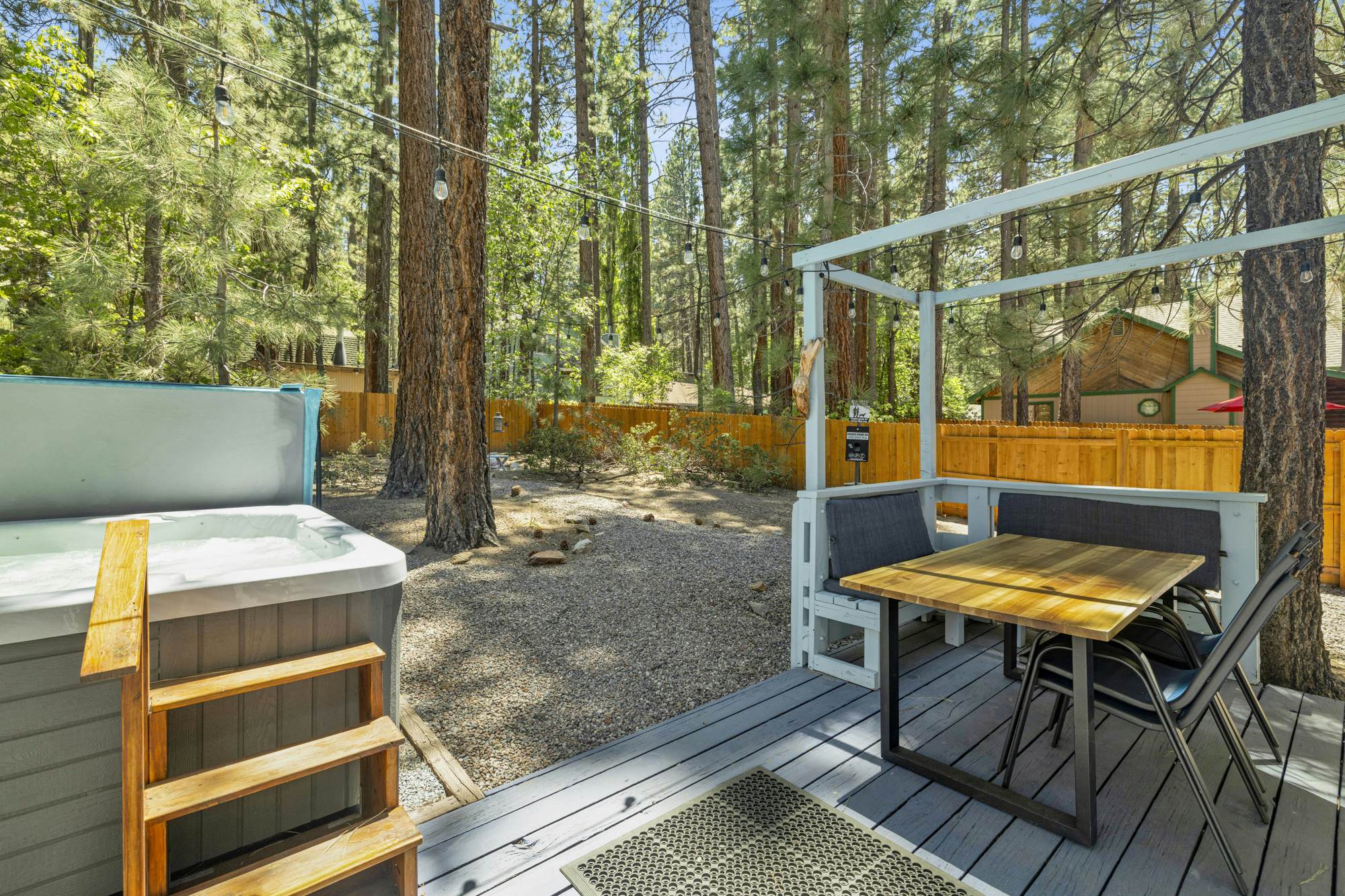 2045-Blue Bear Chalet