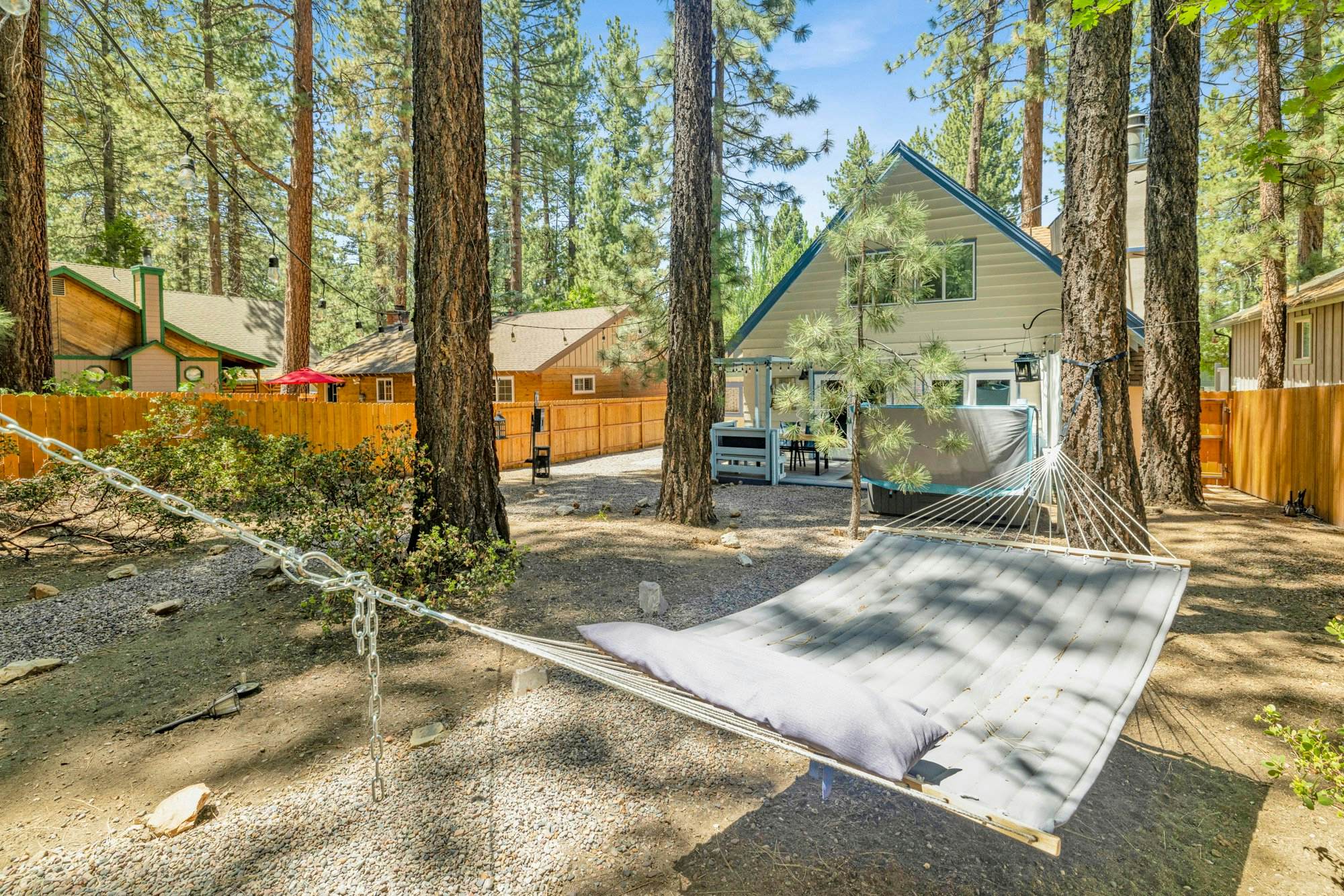 2045-Blue Bear Chalet