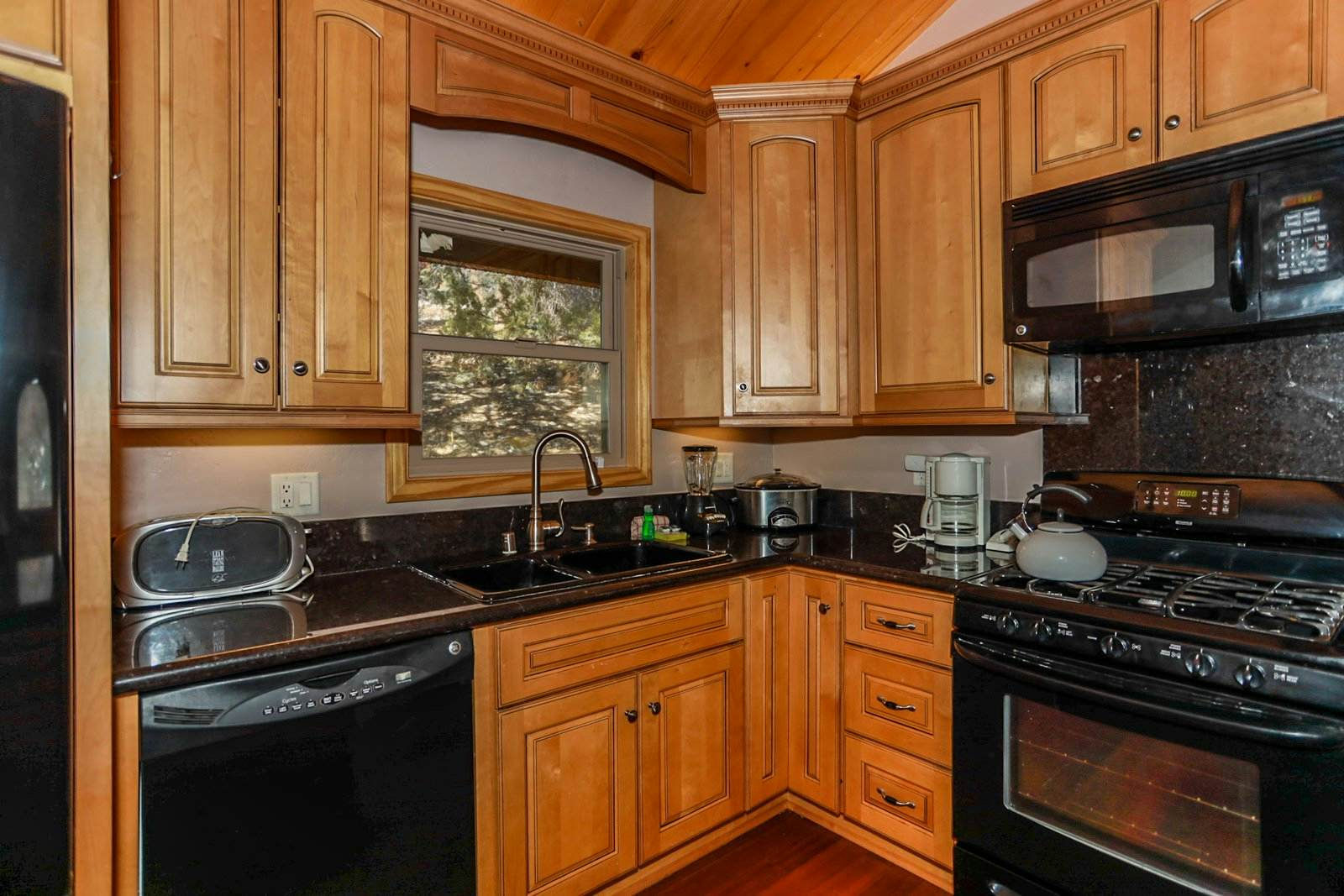 1916-Shasta Mountain Cabin