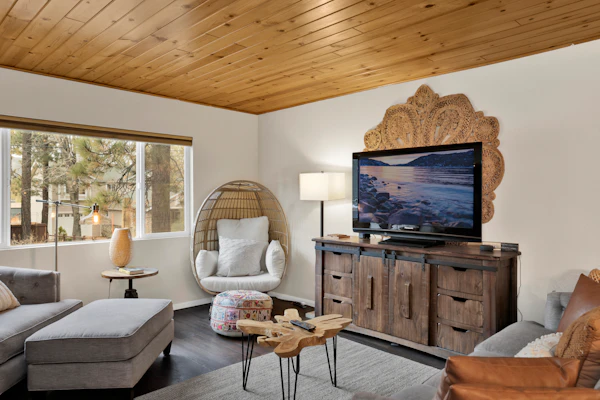 Bohemia Big Bear w/ Hot Tub + Games