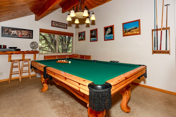 Mountain Adventure Ski Haus w/ Hot Tub