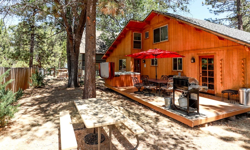 Mountain Adventure Ski Haus w/ Hot Tub