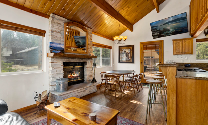 Mountain Adventure Ski Haus w/ Hot Tub