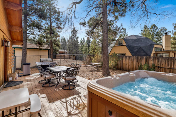 Mountain Adventure Ski Haus w/ Hot Tub