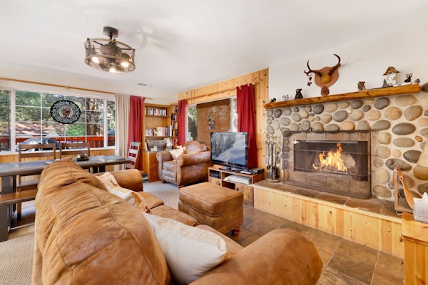 Montana Cabin | Hot Tub • Near Dirt Bike Trails • Cozy Retreat