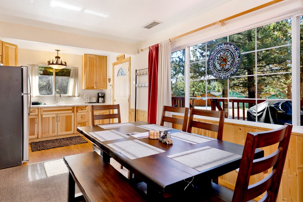 Montana Cabin | Hot Tub • Near Dirt Bike Trails • Cozy Retreat
