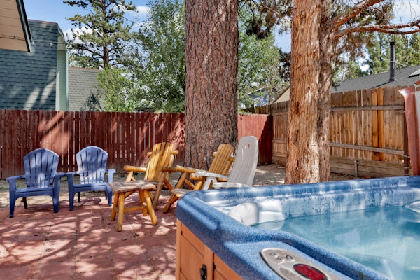 Montana Cabin | Hot Tub • Near Dirt Bike Trails • Cozy Retreat