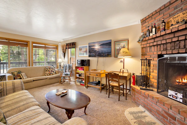 Idle Hours Inn- Family Cabin w/ Hot Tub at Big Bear