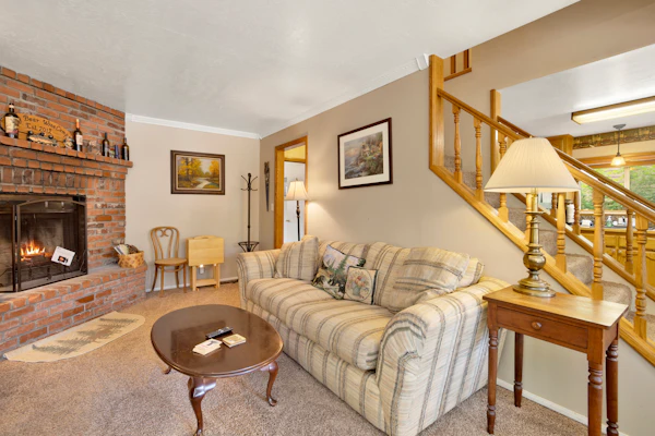 Idle Hours Inn- Family Cabin w/ Hot Tub at Big Bear