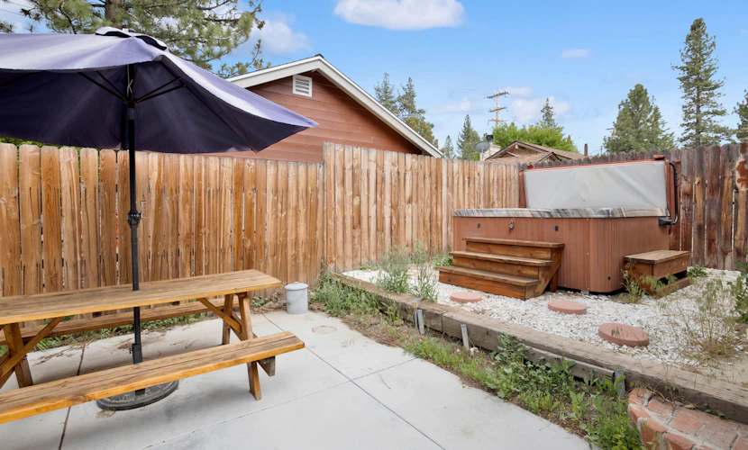 Idle Hours Inn- Family Cabin w/ Hot Tub at Big Bear